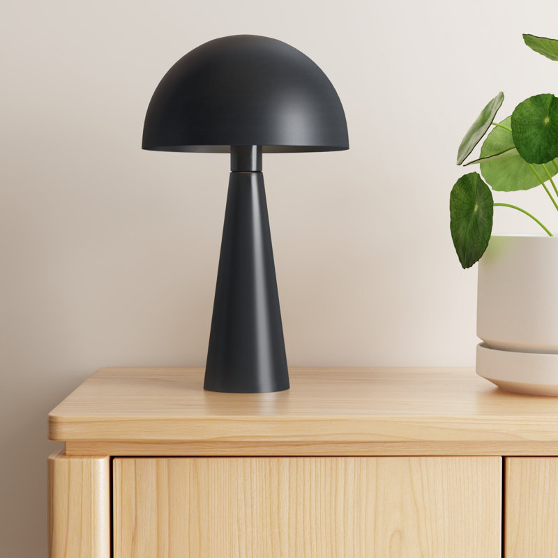 Bego Metal Table Lamp, Black