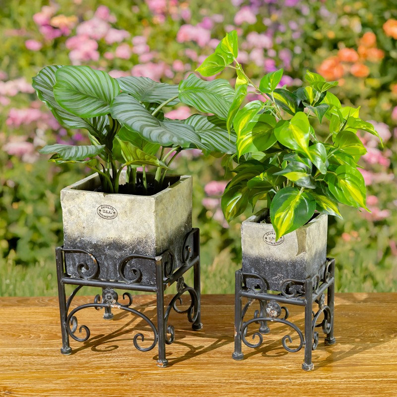 Assortiment de pots à fleurs en céramique avec supports en métal (ensemble de 2), Noir