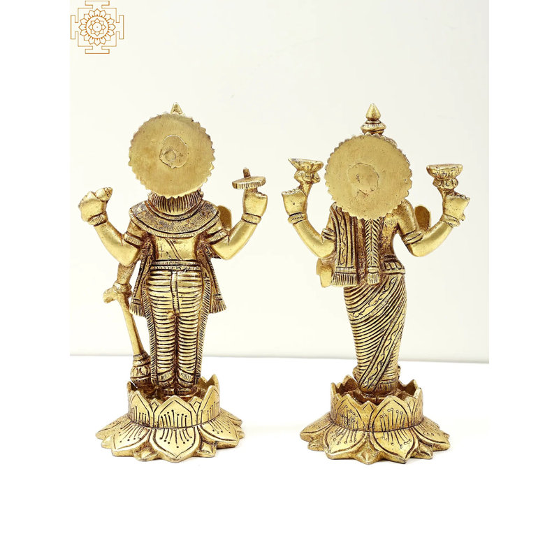 Statue de Vishnu et déesse Lakshmi en laiton de 7 po - Couple divin indou fabriqué à la main debout sur un lotus pour un autel spirituel et un décor de prospérité