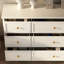 Commode 9 tiroirs Classic Elegance avec poignées en laiton - Intemporel-788391680