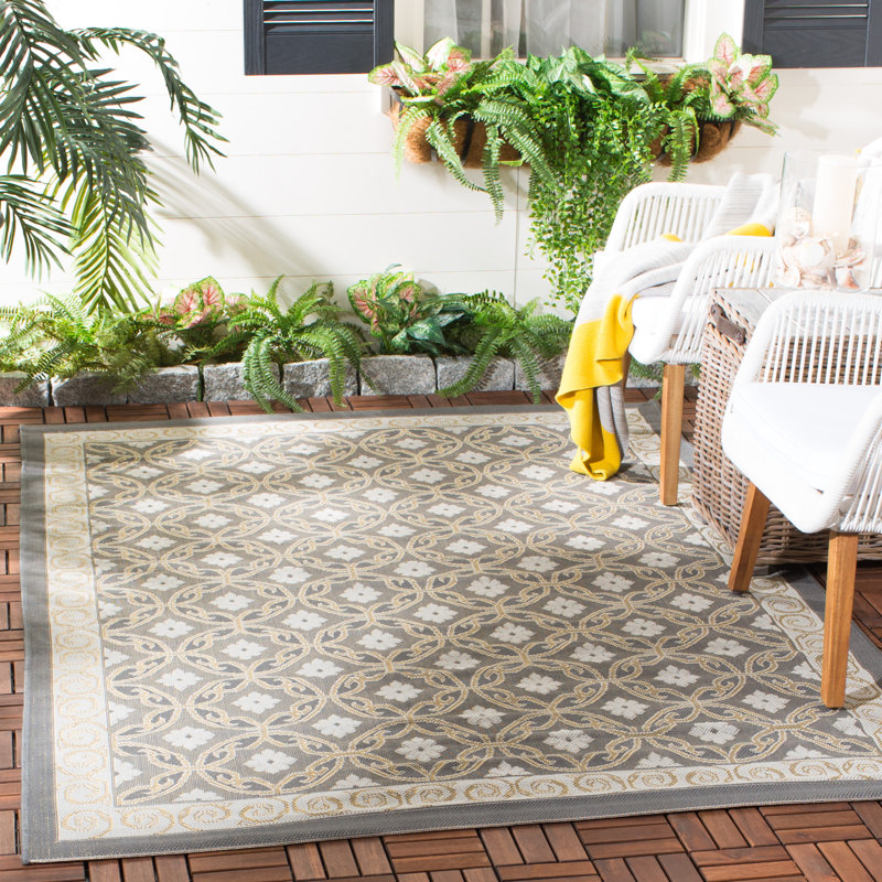 Aengus Floral Indoor / Outdoor Area Rug in Black/Gray, Rectangle 5'3" x 7'7"