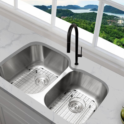 Robinet de cuisine à double fonction en acier inoxydable avec douchette extractible vers le bas KBFmore 17,63 pouces