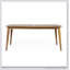 Table de salle à manger d'extérieur en bois d'acacia durable avec finition en teck pour un patio élégant et résistant aux intempéries