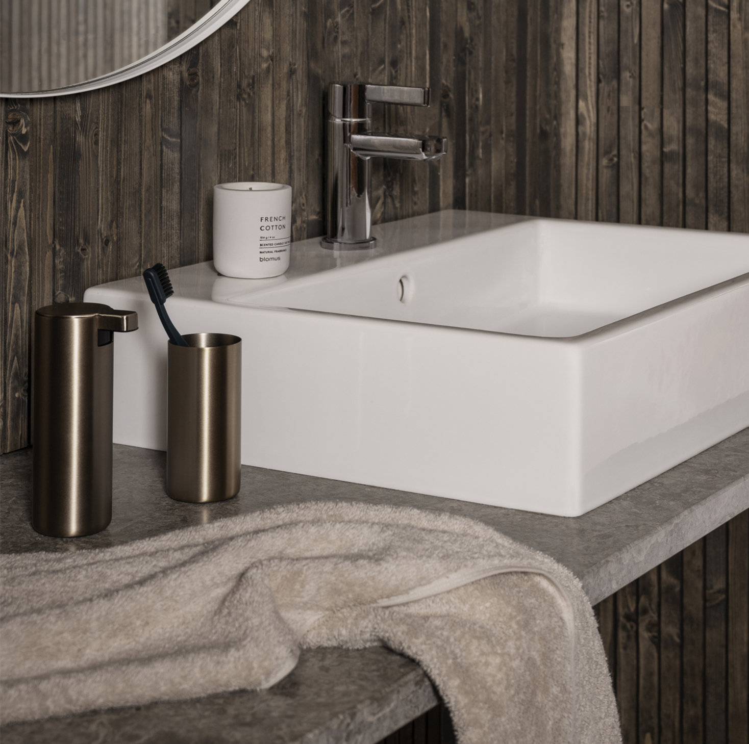 Modo Toothbrush Holder, Brass