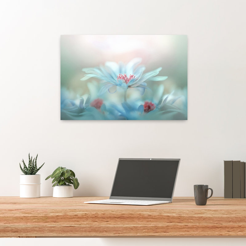 «Dreamy Blue Blossoms Abstract Delicate Dreamy Flower Nature», reproduction d'art murale, H 16 po x l 24 po