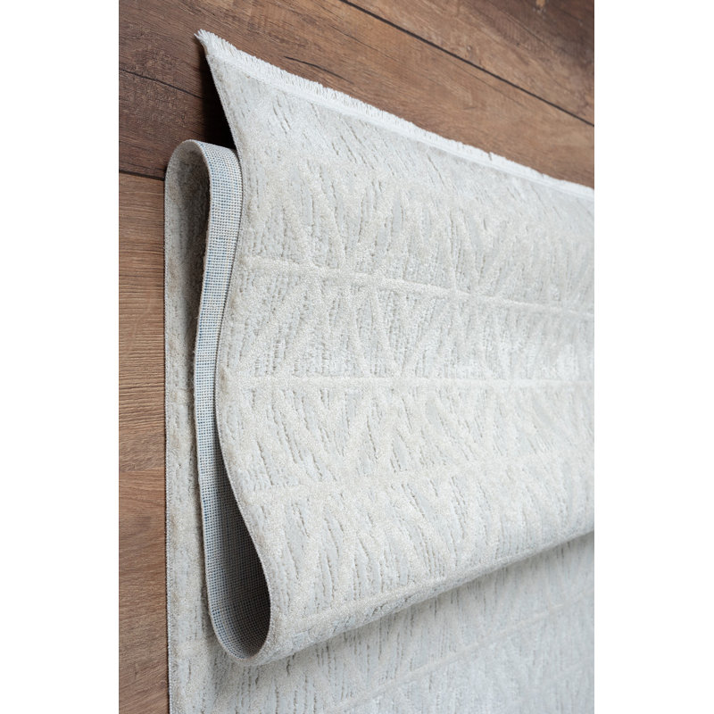 Runner Sayoko Chevron Machine Made Indoor / Outdoor Area Rug, Runner 3'11" x 13'1"