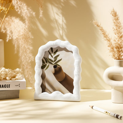 Decorative Wavy Arch Picture Frame with Textured Border - Cute Photo Frame for Entryway Table Display or Bedroom Decor - White