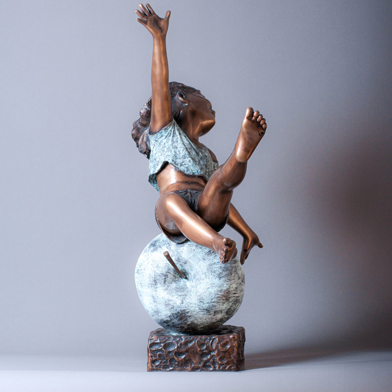 Fille avec pomme Hippocrates