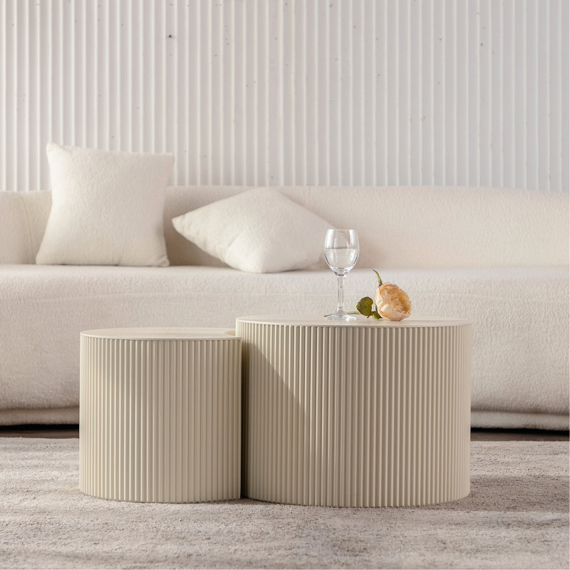 Table basse en bois fabriquée à la main en forme d'olive - beige et crème faite à la main pour le salon, Crème