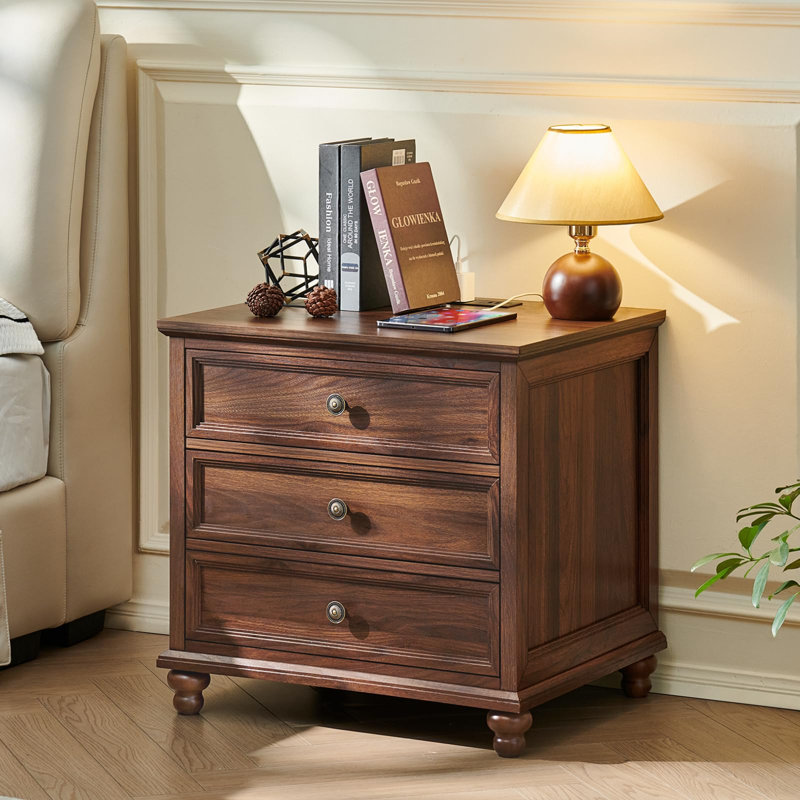 Ensemble de 2 tables de chevet Farmhouse avec station de charge, table de bout de 24 po de large avec 3 tiroirs, commode pour la chambre à coucher, commode de table de chevet, table de chevet en bois pour le salon