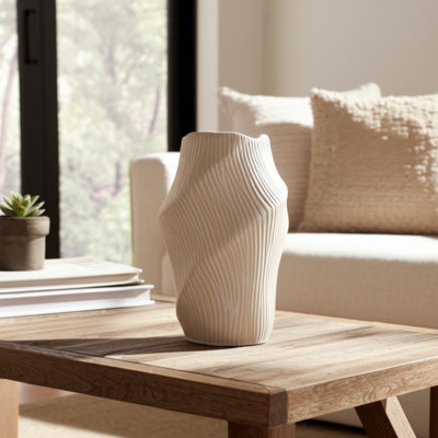Vase sculptural en céramique sculpté pour table