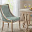 Chaise rembourrée avec garniture cloutée
