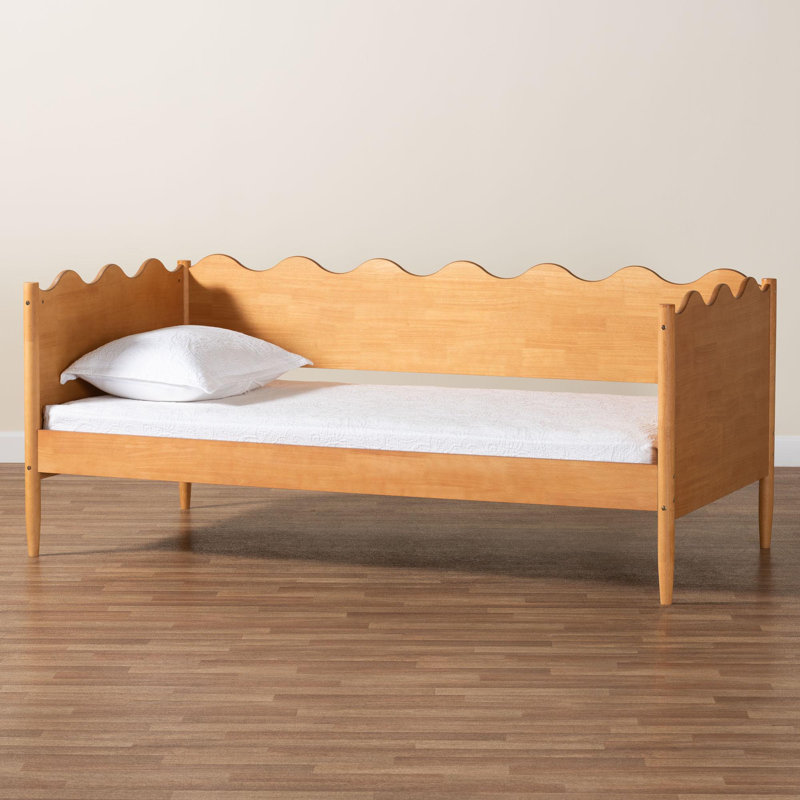 Lit de jour complet en bois avec bords festonnés Taunton Studio Malaya, Lit double, Brun