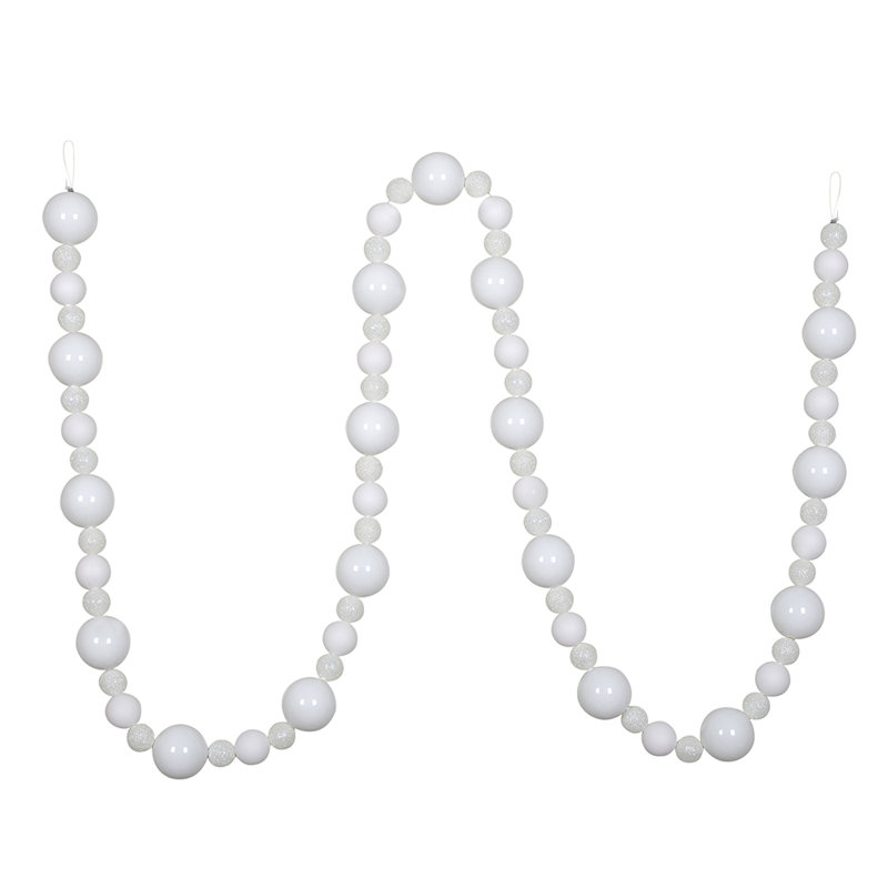 Guirlande de boules de Noël assorties 9 pi Huseby, Blanc