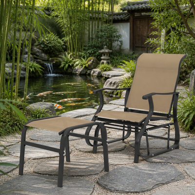 Ensemble chaise berçante et repose-pieds d'extérieur en maille respirante pour se détendre et profiter du confort sur la véranda