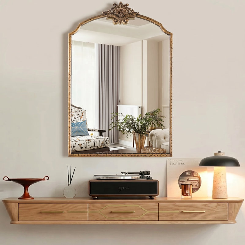 Miroir mural arqué en métal de style baroque, Or antique, 36 po x 24 po