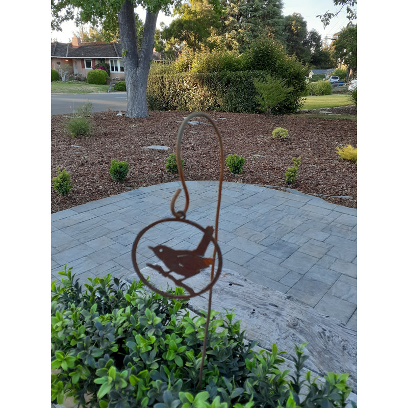 Clou de jardin en métal rustique