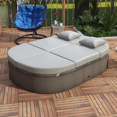 Outdoor Sun Bed Patio 2-Person Daybed With Cushions And Pillows by Latitude Run