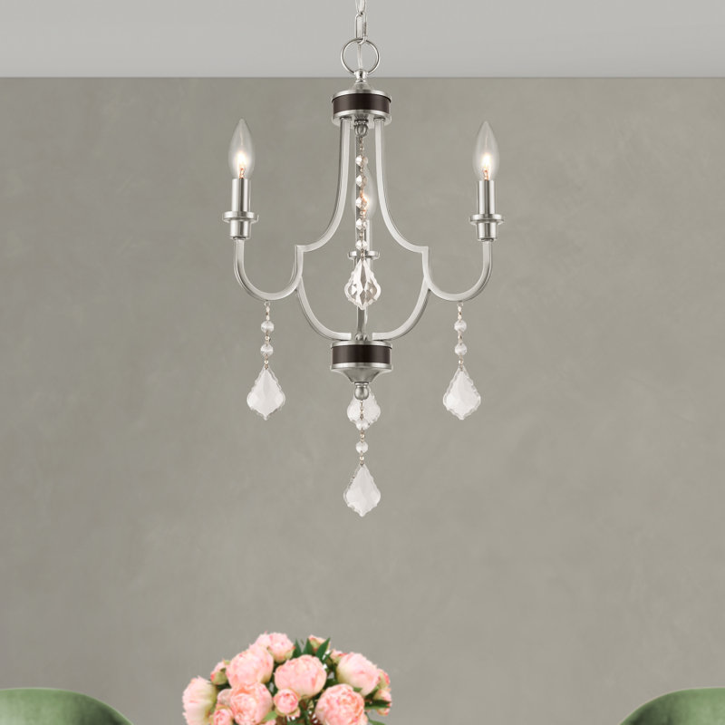 Lustre classique à 3 lumières de style bougie avec détails en cristal Danaleigh, Nickel brossé