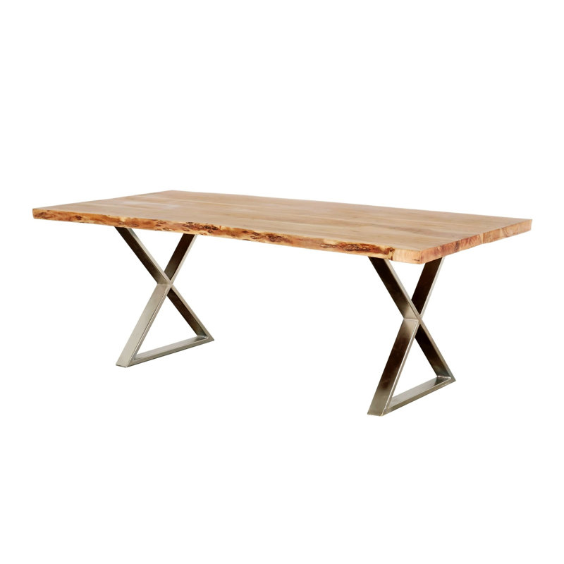 Table de salle à manger en bois avec des décalages en métal