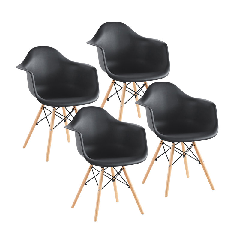 Chaise de salle à manger en plastique Hermina avec pieds en bois de hêtre, Noir, 4