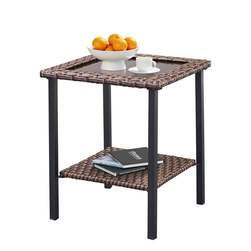 Table d'appoint d'extérieur en osier, petite table de bout carrée en rotin pour terrasse, H 21,6 po x l 18,3 po x P 18,3 po