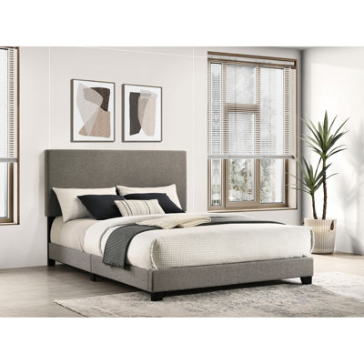 Grand lit à panneau tapissier Taupe avec tête de lit rembourrée confortable, structure en bois et pieds solides pour le décor de la chambre à coucher