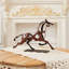 Sculpture de cheval en métal faite à la main-145954069