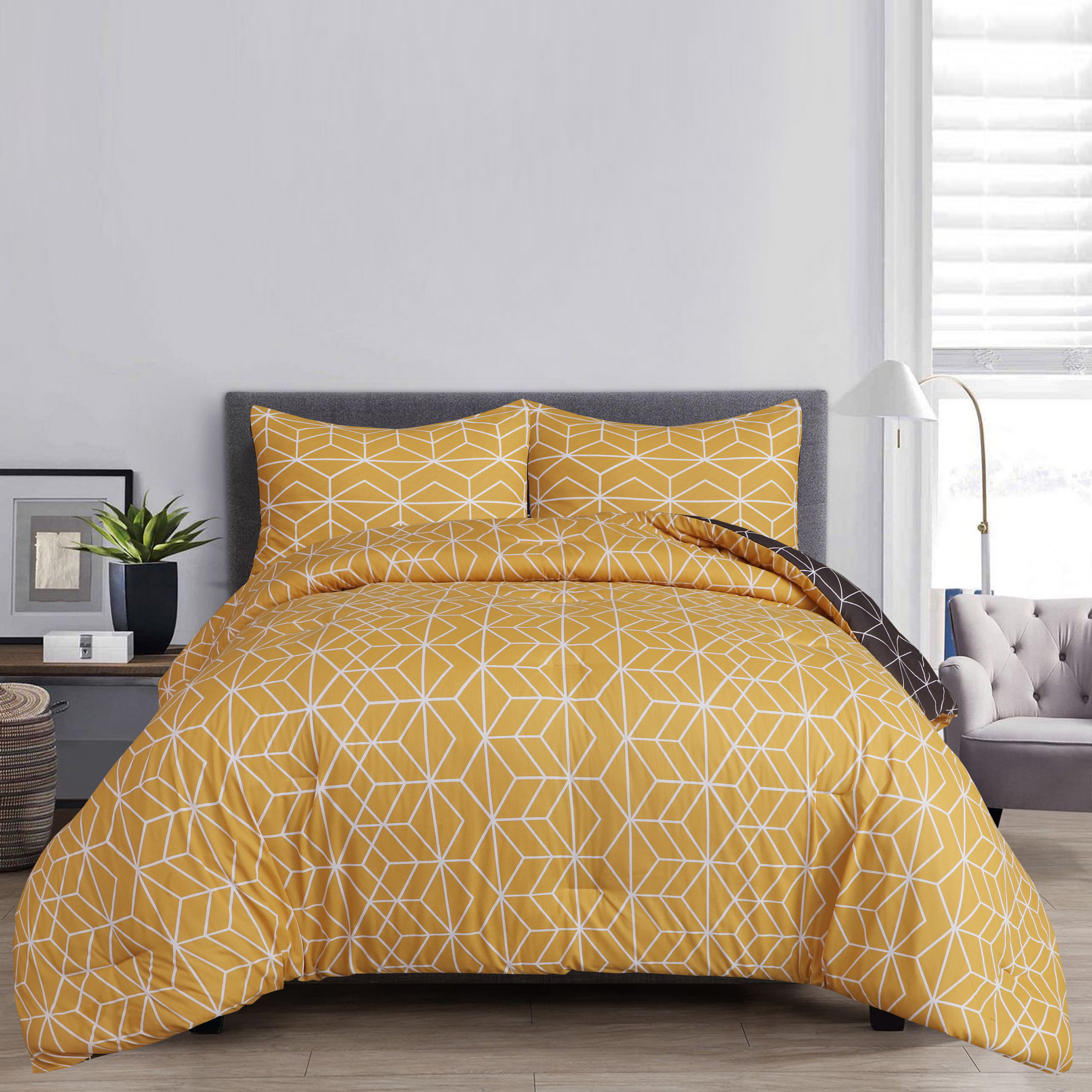 Pieridae Modern & Contemporary Comforter Set Yellow/Black Standard