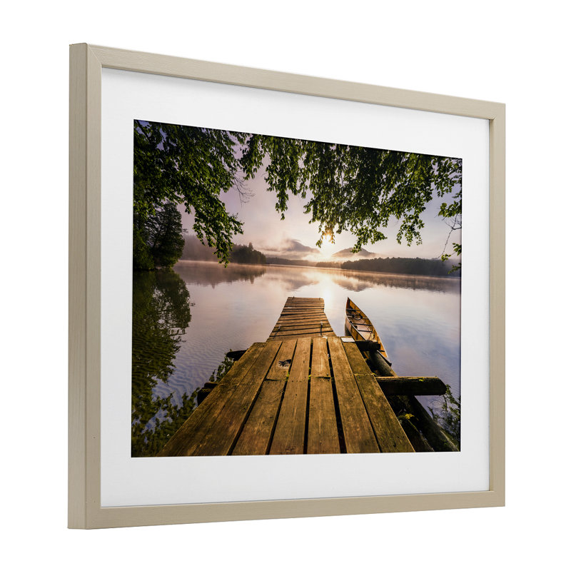 «Misty Morning Light on Lake», reproduction d'art sous verre encadrée par Jonathan Zaha, H 14 po x l 20 po