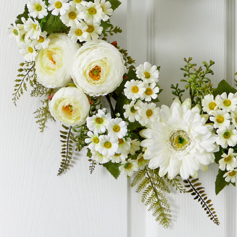 Mixed Daisies and Ranunculus Wreath