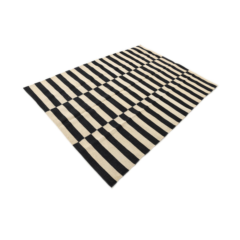 Tapis noir et blanc Ohlson