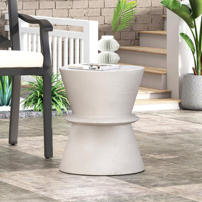 Table d'appoint d'extérieur en béton léger