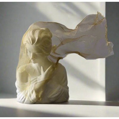 Figurines & Sculptures