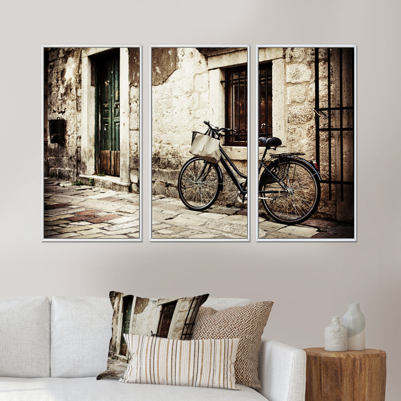 Vélo avec sac de magasinage - ensemble d'art mural sur toile encadré paysage de 3, H 32 po x l 48 po, Blanc