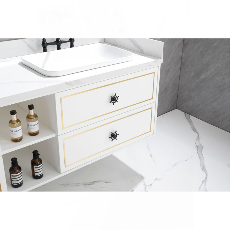 Le meuble-lavabo mural de 60 po convient aux lavabos doubles, armoire seulement (comptoir et lavabos non inclus), 60"