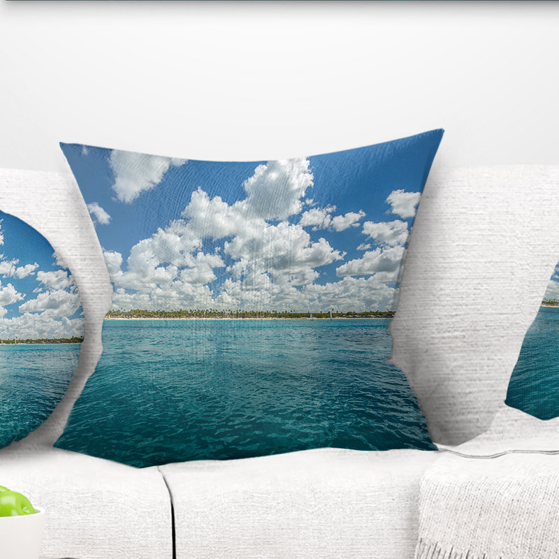 Oreiller blanc à motif de nuages blancs sur la mer, 18 po x 18 po, Coussin décoratif
