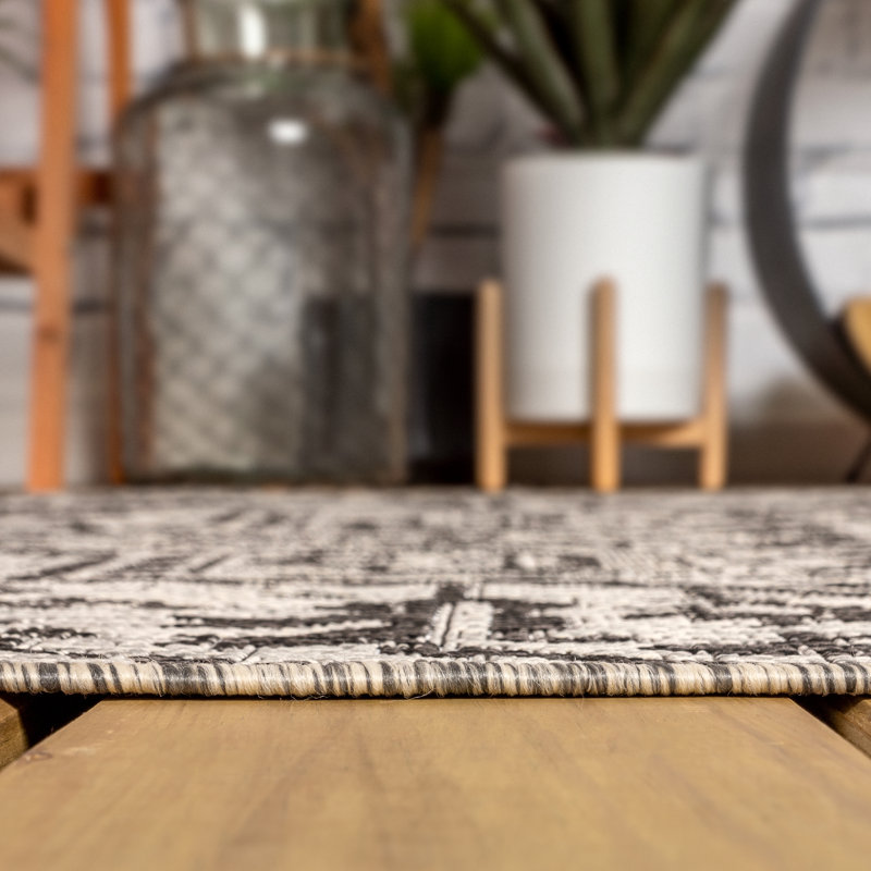 Truman Bohemian Medallion Textured Weave Black/Gray Indoor/Outdoor Rug, Rectangle 9' x 12'