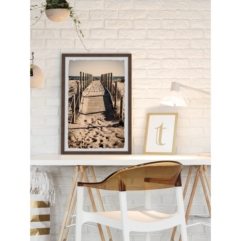 Bridge and Sand - Photographie avec cadre photo, H 24 po x l 16 po x P 1,5 po