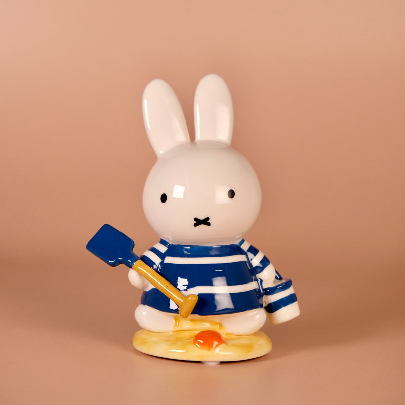 Figurine Miffy à la plage