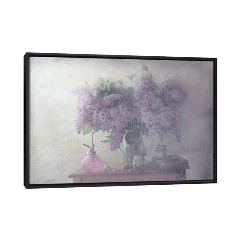 «Sweet Lilacs», impression sur toile, H 18 po x l 26 po x P 1,5 po, Pas de tapis, Toile encadrée noire