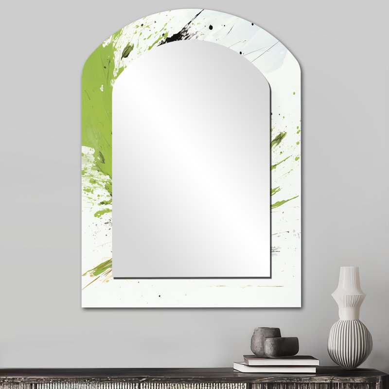 «Green and White Abstract Spiral Collage II», miroir en arc abstrait à collage, 34 po x 25 po