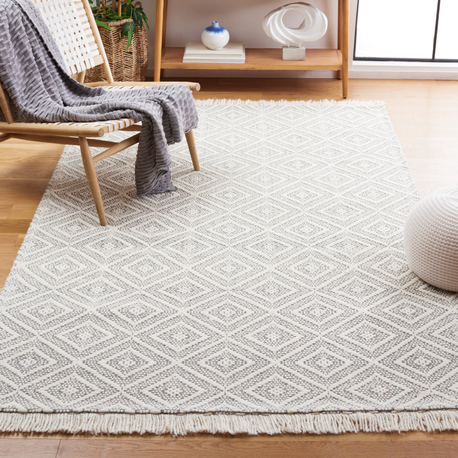 Pompano Ivory Grey Hand-Woven Geometric Rug, Rectangle 5' x 8'