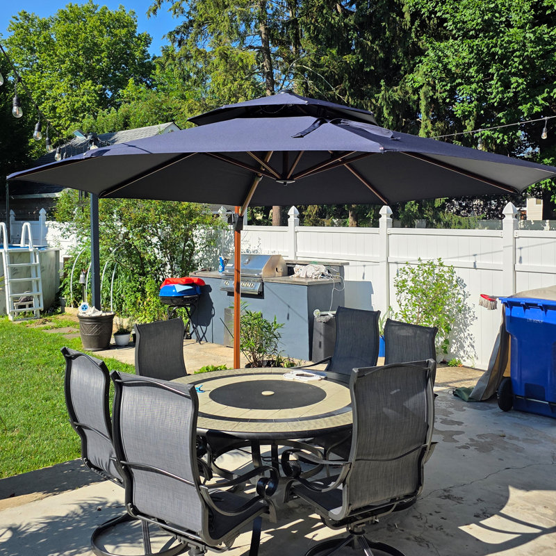 Parasol en porte-à-faux en bois Shanequia, Marine, L 132 po x P 132 po