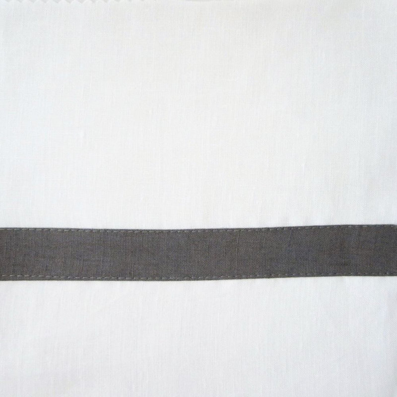 Fino Linen Tablecloth, White/Gray Down, 108" L x 72" W