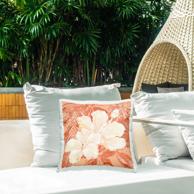 Coussin d'extérieur imprimé "Hibiscus Flower Bunches" par Paul Brent