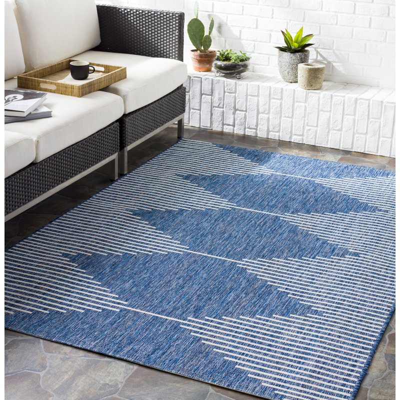 Tapis intérieur / extérieur bleu Irielle, Rectangle 6 pi 7 po x 9 pi