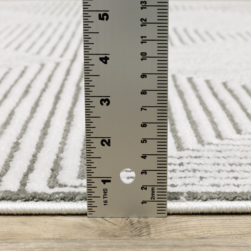 Tapis gris / blanc à motif géométrique deux tons Maitland, Tapis de couloir 2 pi 3 po x 7 pi 6 po