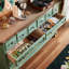 Armoire d'appoint verte et bois manufacturé vert
