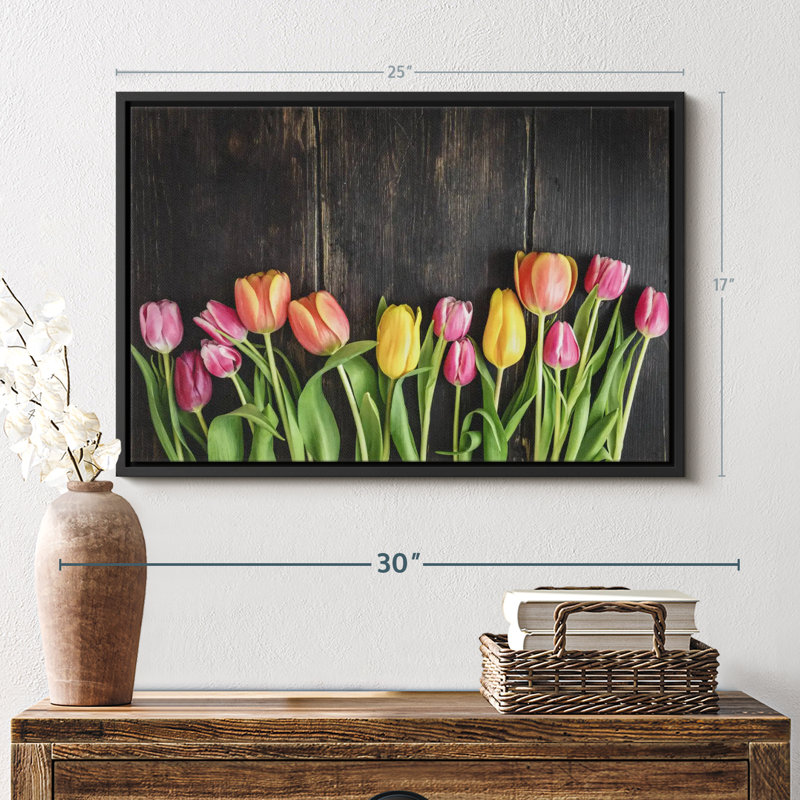 Tulipes sur bois, reproduction sur toile, H 17 po x l 25 po